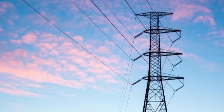 Estos son todos los factores que influyen en la tarifa de energía